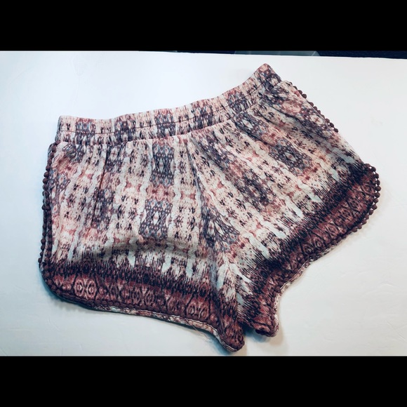 Aeropostale Peachy Boho/Tribal Shorts Size M - Picture 5 of 5